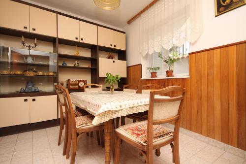 Apartment Podgora 6670b - image 3