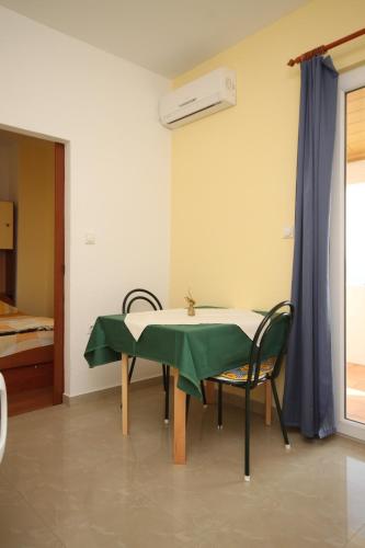 Apartment Starigrad 6587b - image 4