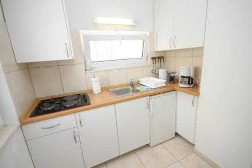 Apartment Podgora 6805c - image 6