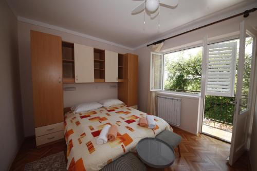 Double Room Banjol 5077b - image 4