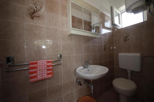 Double Room Banjol 5077b - image 5