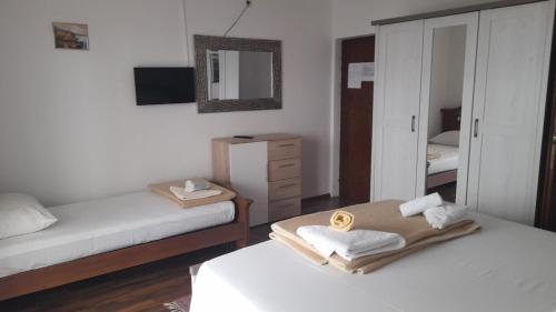 Triple Room Barbat 5070b