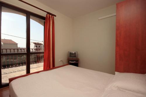 Studio with Terrace and Sea View image 7