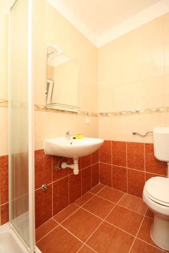 Double Room Metajna 6487d - image 13