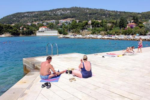 Apartments by the sea Split - 12647 - image 5
