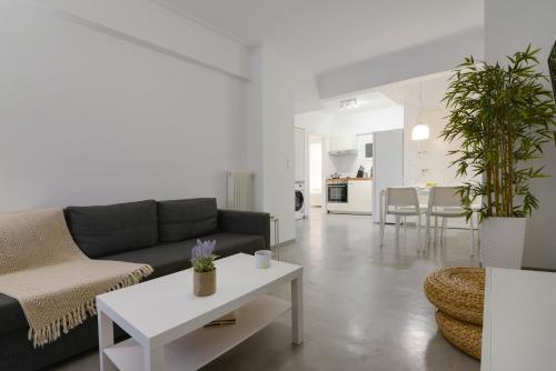Athens One Apartment by Olala Homes, Athens (photo 3)