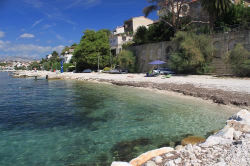 Apartments by the sea Podstrana Split - 16793 - image 8