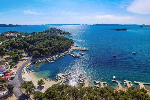 Apartments with a parking space Drage Biograd - 17392 - main image