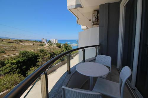 Family Room with Sea View image 4