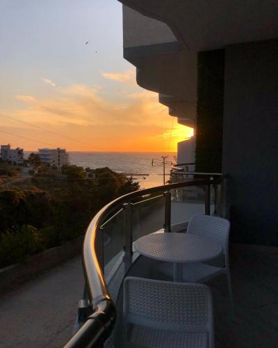 Double Room with Balcony and Sea View image 9