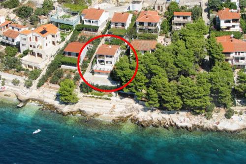  Apartments by the sea Okrug Donji, Ciovo - 6859 in Trogir