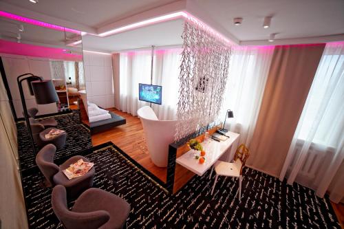 Deluxe Double Room with Bath