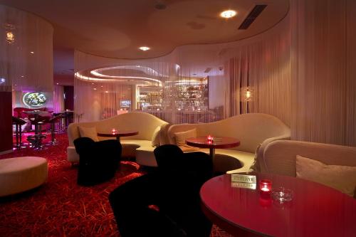 Flamingo Grand Hotel & Spa - image 9
