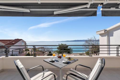 Apartments and rooms by the sea Baska Voda, Makarska - 2578 Over view