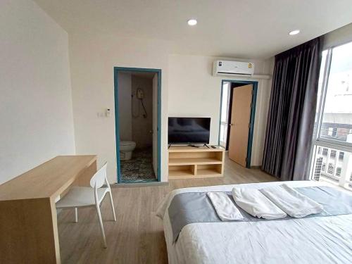 room detail thumbnail 0