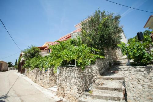  Apartments by the sea Seget Vranjica, Trogir - 4887 in Trogir
