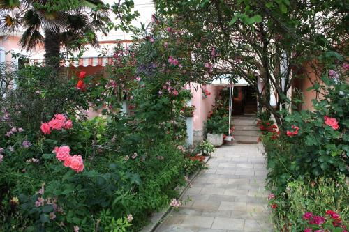 Apartments with a parking space Palit Rab - 5028 - image 13