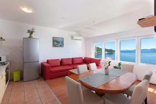 Three-Bedroom Apartment with Terrace and Sea View