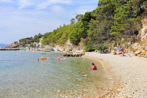 Apartments by the sea Lokva Rogoznica, Omis - 4821