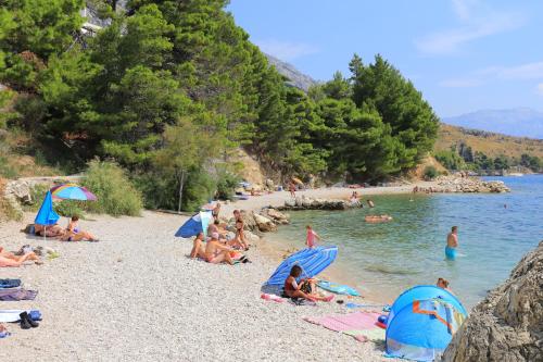 Apartments by the sea Lokva Rogoznica, Omis - 4821