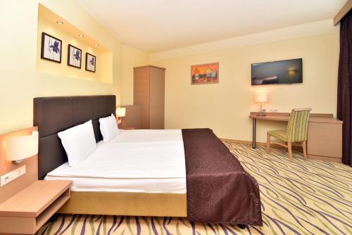 Flamingo Grand Hotel & Spa - image 3