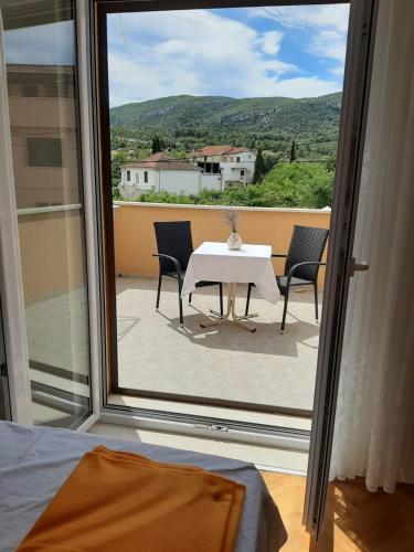 Erkély/terasz, Apartments and rooms with parking space Jelsa, Hvar - 4028 in Jelza