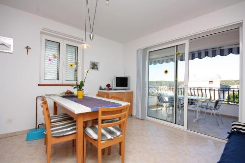 Apartments and rooms by the sea Barbat, Rab - 5068