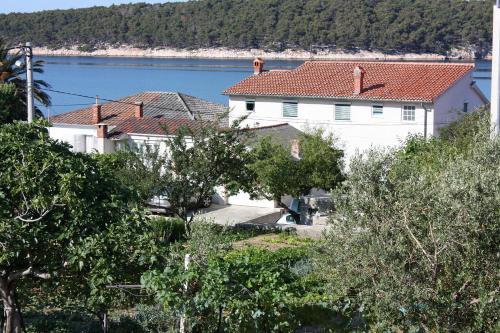 Apartments and rooms by the sea Barbat, Rab - 5068