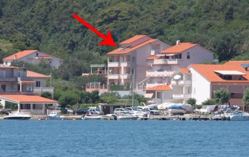 Apartments and rooms by the sea Supetarska Draga - Donja, Rab - 5033