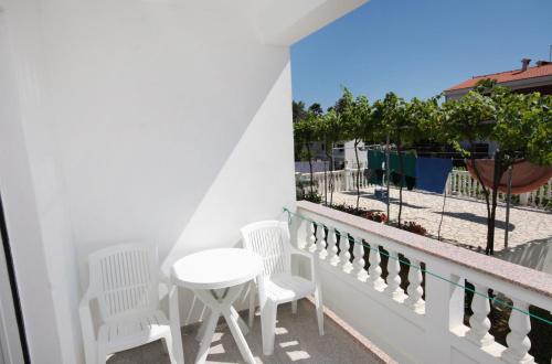 Apartments and rooms with parking space Palit Rab - 5061 - image 8