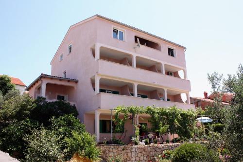 Apartments and rooms with parking space Barbat, Rab - 5070 Rab