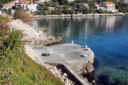 Apartments by the sea Vinisce Trogir - 5981 - image 5