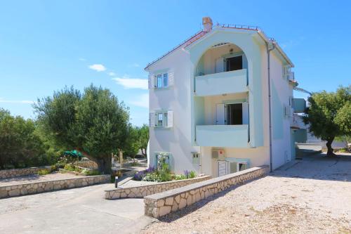  Apartments by the sea Jakisnica, Pag - 6584 in Lun