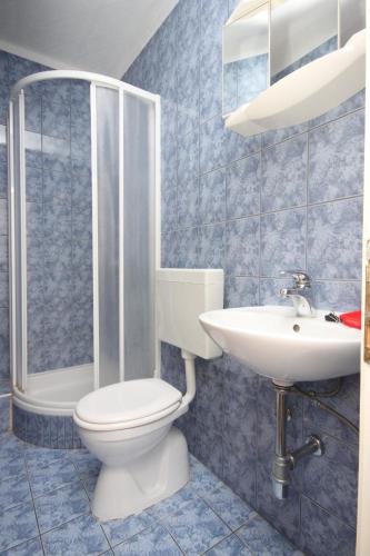 Apartments with a parking space Zivogosce - Porat Makarska - 6700 - image 3