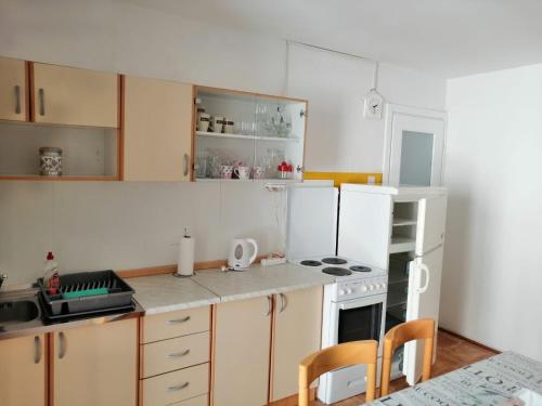 Apartments with a parking space Podgora Makarska - 6646 - image 3