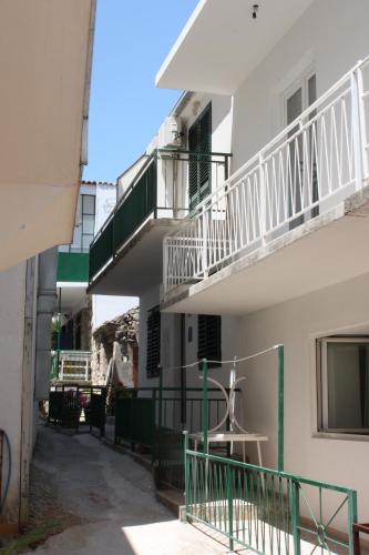 Apartments by the sea Zaostrog, Makarska - 6659