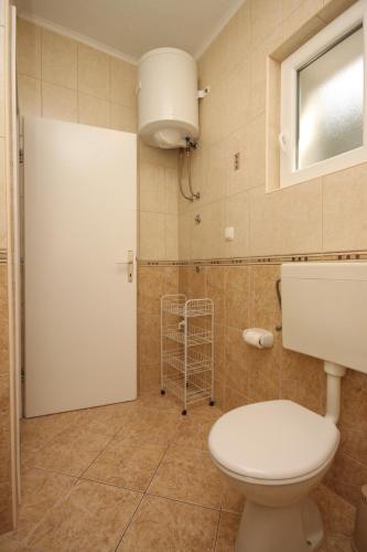 One-Bedroom Apartment with Sea View image 10