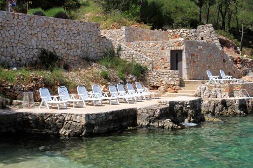  Apartments by the sea Cove Zastupac, Hvar - 8761 in Hvar