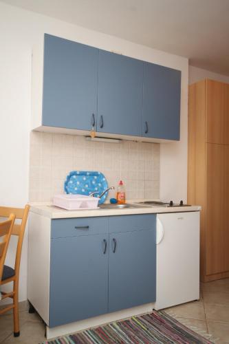 Apartments by the sea Podgora Makarska - 6725 - image 6