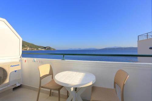 Apartments by the sea Igrane, Makarska - 6653