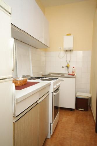Apartments by the sea Podgora Makarska - 6846 - image 3