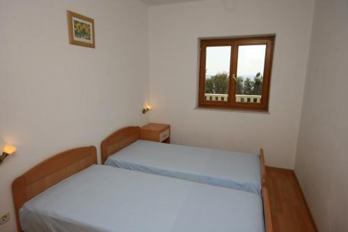 Apartments by the sea Mandre Pag - 6518 - image 3