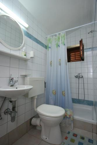 Apartments by the sea Zaostrog Makarska - 6799 - image 2