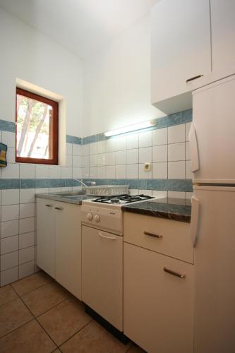 Apartments by the sea Zaostrog Makarska - 6799 - image 14