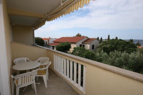 Apartments by the sea Mandre Pag - 6537 - image 3