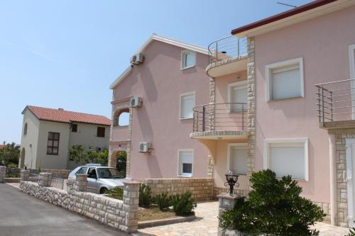  Apartments by the sea Mandre, Pag - 6507 in Kolan