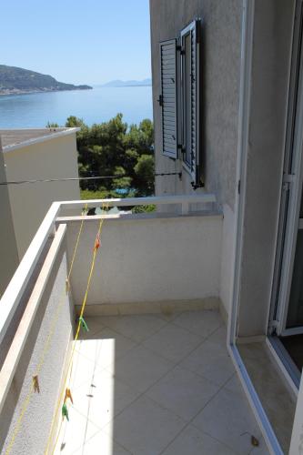 Apartments by the sea Podgora Makarska - 6764 - image 2