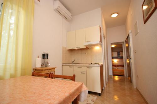 Apartments by the sea Podgora Makarska - 6764 - image 8