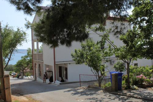 Apartments with a parking space Starigrad Paklenica - 6563 - image 2