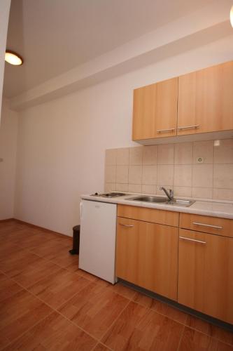 Apartments with a parking space Gradac Makarska - 6724 - main image
